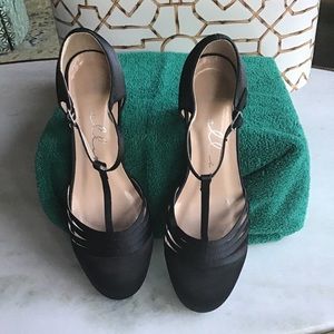 Ellie dance t-strap shoes in black satin, size 9.